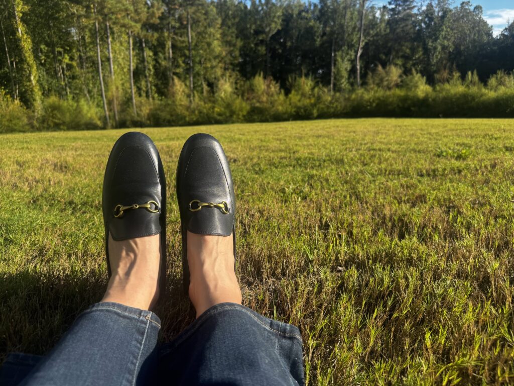 Weekend in Paris: 12 Simple Yet Smart Tips 4 photo shows a woman wearing cofortable loafers for a weekendin paris gucci princetown, gucci loafer