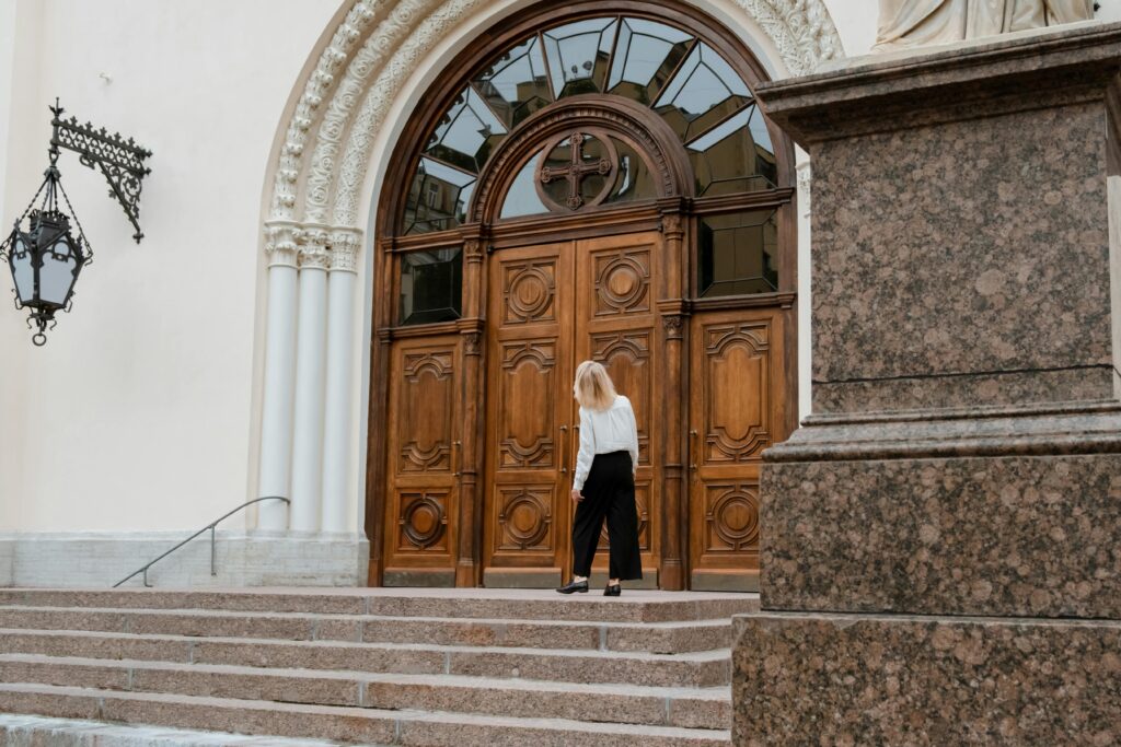 Weekend in Paris: 12 Simple Yet Smart Tips 2 photo shows a woman exploring over a weekend in paris